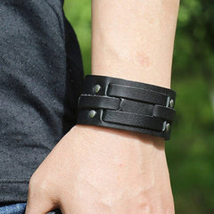 Lederarmband mit Druckknopfverschluss