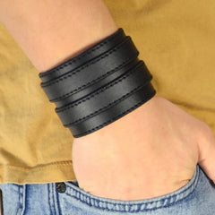 Schwarzes Lederarmband mit zwei Riemen